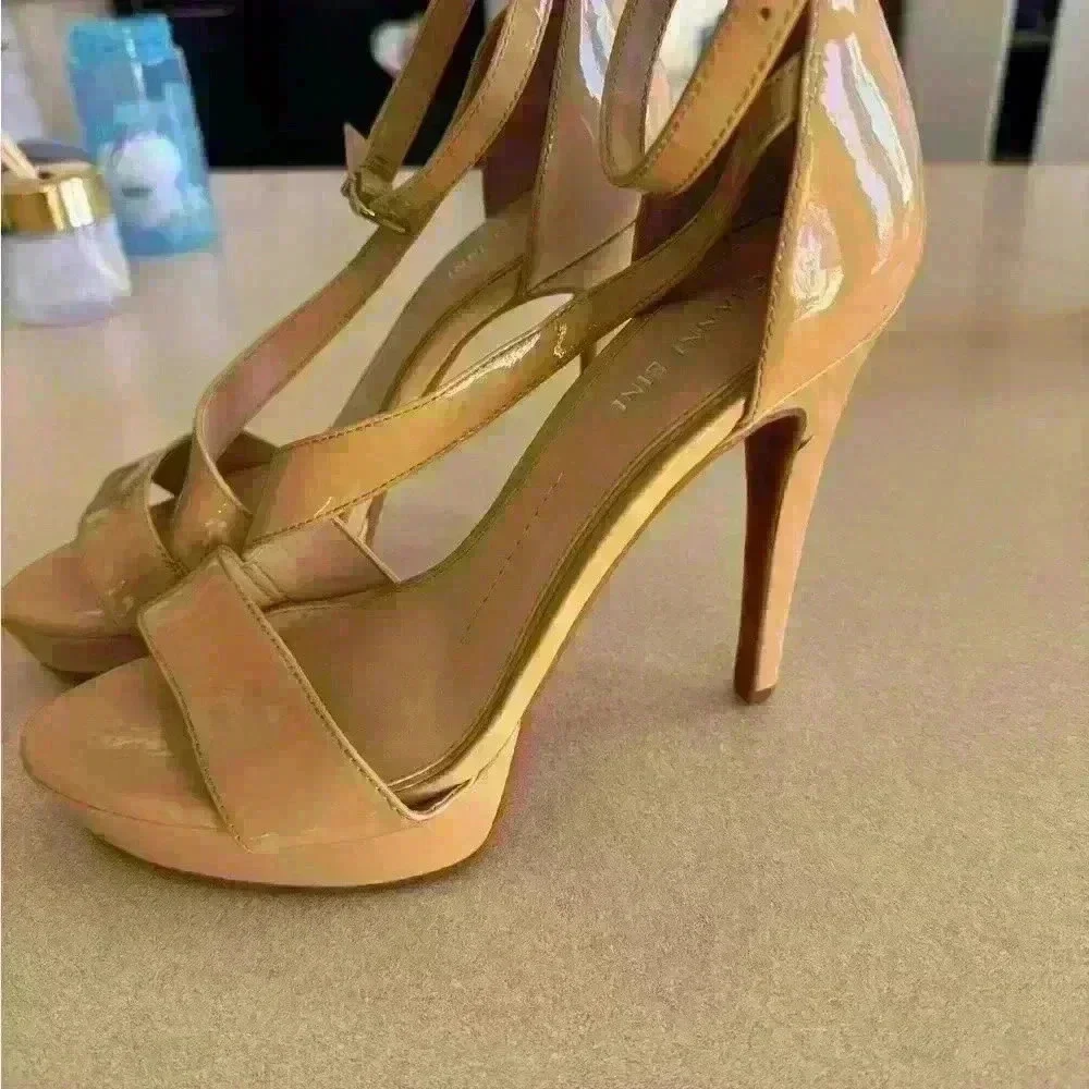 GIANNI BINI WOMEN’S NUDE CREAM BEIGE PLATFORM HEELS SIZE 9.5